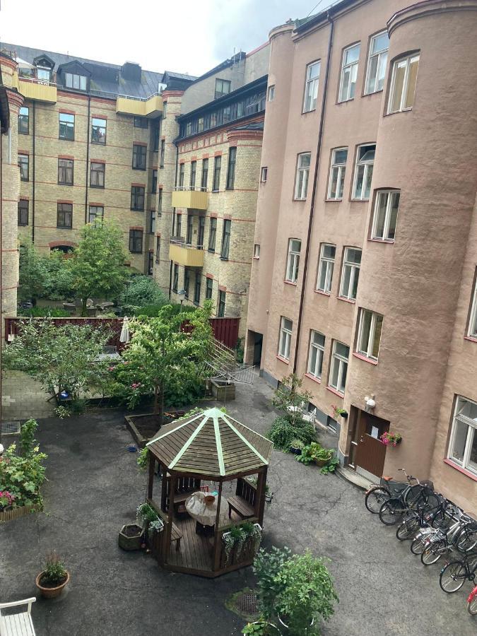 Rum Med Eget Badrum Och Stort, Delat Koek,Centralt I Malmoe A Room In An Apartment, Own Bathroom And Kitchen Shared With A Family 외부 사진