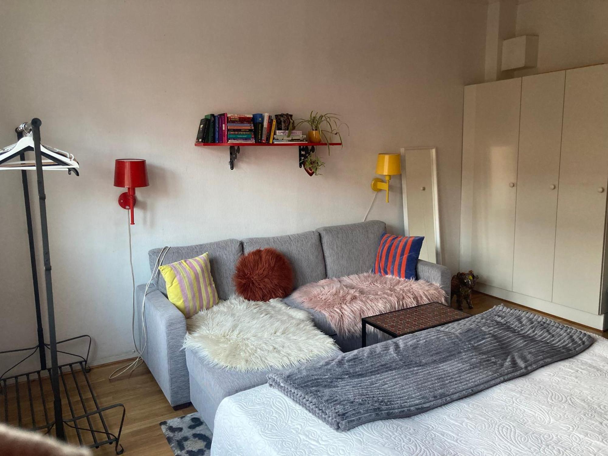 Rum Med Eget Badrum Och Stort, Delat Koek,Centralt I Malmoe A Room In An Apartment, Own Bathroom And Kitchen Shared With A Family 외부 사진